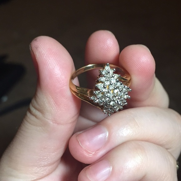 14k gold ring 1k diamonds - Picture 1 of 4
